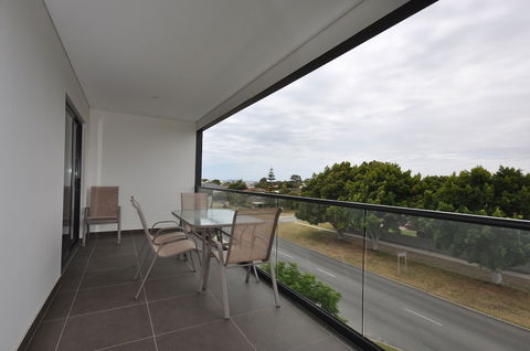 Coastal By Rockingham Apartments - Taree Accommodation 3