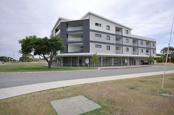 Coastal By Rockingham Apartments - Taree Accommodation 5