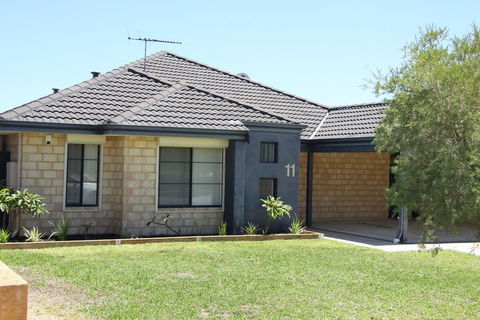 Byford House On The Scarp - Taree Accommodation 2