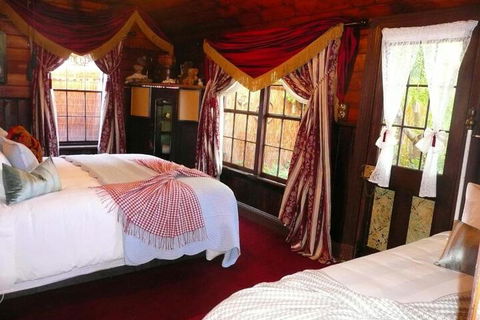 Madam Saddler On Fraser Clunes - Taree Accommodation 6