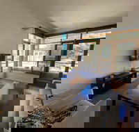 Triggerplant 1 - Taree Accommodation