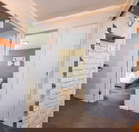 Triggerplant 4 - Taree Accommodation