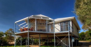 Waterline - Taree Accommodation 2