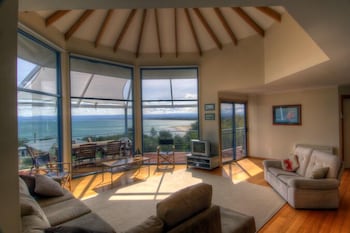 Waterline - Taree Accommodation 4
