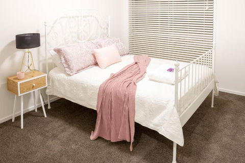 Brand New Executive Living - Taree Accommodation 5