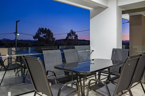 Brand New Executive Living - Taree Accommodation 3