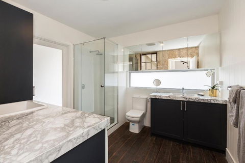 Iconic Fremantle Terrace - Taree Accommodation 4