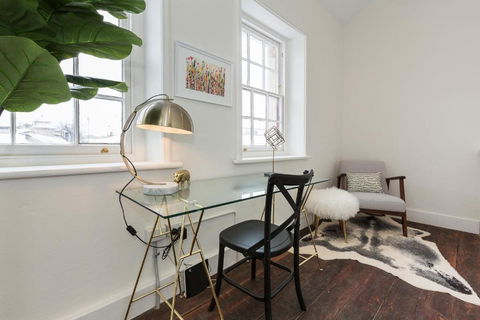 Iconic Fremantle Terrace - Taree Accommodation 3