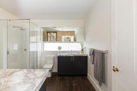 Iconic Fremantle Terrace - Taree Accommodation 5