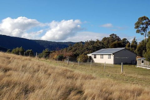 Engadine Cottage - Taree Accommodation 0