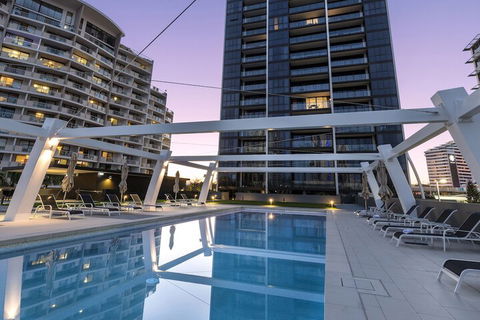 Avani Broadbeach Residences - Taree Accommodation 3