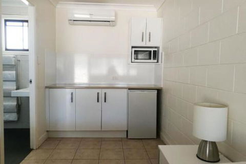 Augathella Motel & Caravan Park - Taree Accommodation 3