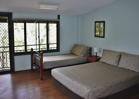 Parry Creek Farm Tourist Resort & Caravan Park - Taree Accommodation 2