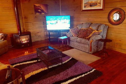 Abelia Lakeside No 2 Big Spa COTTAGE - Taree Accommodation 0