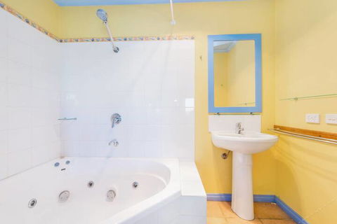 Apollo Panorama Guesthouse - Taree Accommodation 7