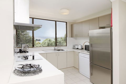 Avalanche 6 - Sophisticated Style & Modern Comfort With A Central Location - Taree Accommodation 2