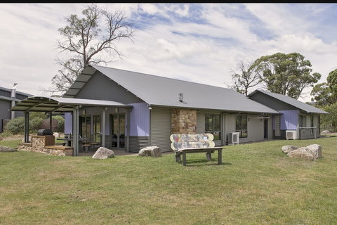 Kickenback Chalet - Contemporary Chalet In The Heart Of Crackenback - Taree Accommodation 6