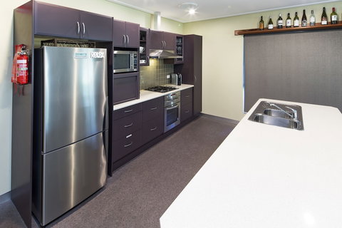 Kickenback Chalet - Contemporary Chalet In The Heart Of Crackenback - Taree Accommodation 4