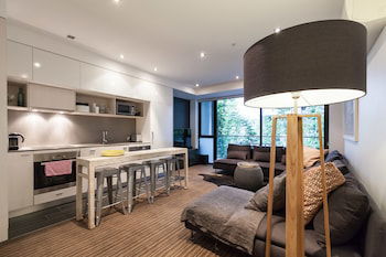 ZACH, 1BDR St.Kilda Apartment - Taree Accommodation 1