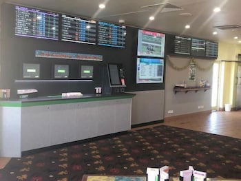Horse And Jockey Hotel Motel - Taree Accommodation 3