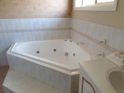 Blayney Central Motel - Taree Accommodation 6