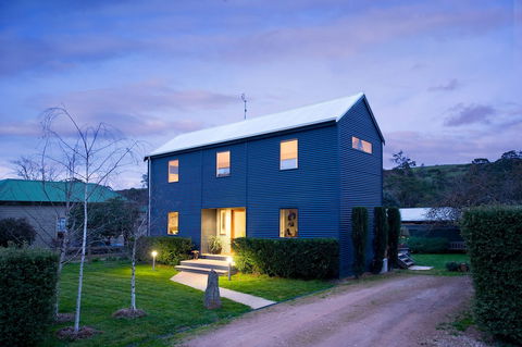 Alofi - Taree Accommodation 1