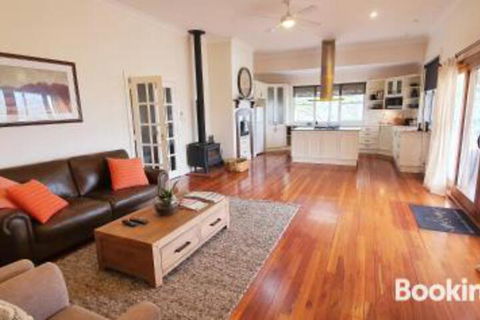 Ironbark Estate - Taree Accommodation 0