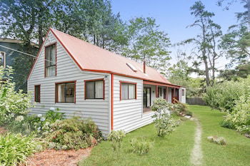 Arcadia Cottage - Taree Accommodation 0