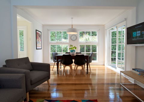 Strahan House - Taree Accommodation 5