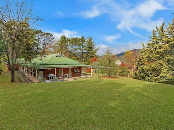 Alpine Mist - Spacious 5 Bedroom Home - Taree Accommodation 0