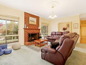 Alpine Mist - Spacious 5 Bedroom Home - Taree Accommodation 4