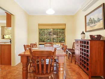 Alpine Mist - Spacious 5 Bedroom Home - Taree Accommodation 2