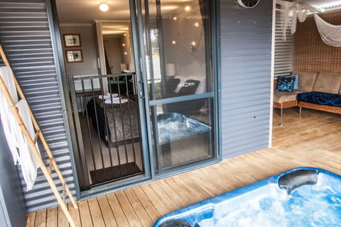 Cloud Nine Spa Chalets - Taree Accommodation 1
