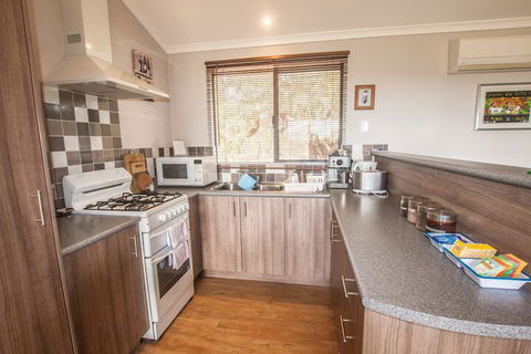 Cloud Nine Spa Chalets - Taree Accommodation 6