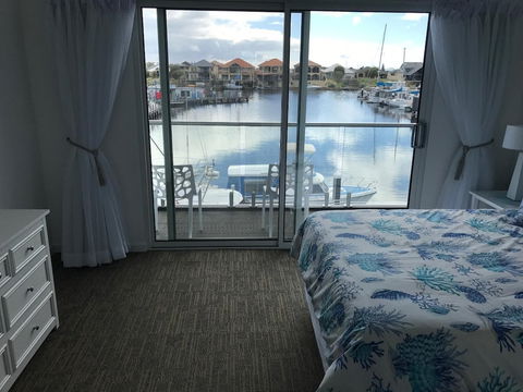 Marina View Chalets - Taree Accommodation 4