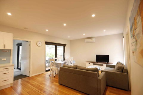 Apollo Bay Seal Apartments - Taree Accommodation 5