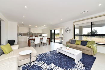 TheHorizon7 - Taree Accommodation 0