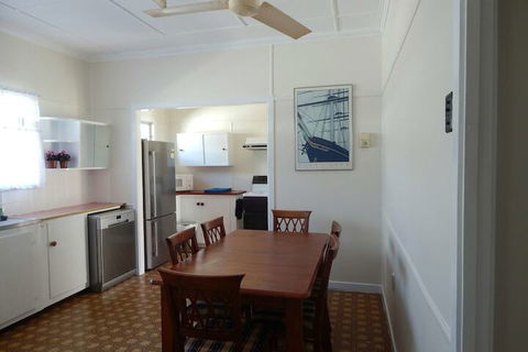 Sailor's Rest Holiday House - Taree Accommodation 2