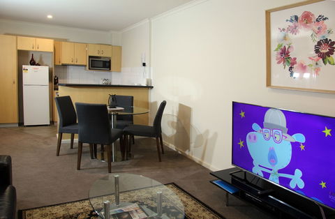 Adelaide City Apartment - 3BR, 2Bath & Carpark - Taree Accommodation 5
