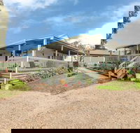 Swan Cottage - Taree Accommodation