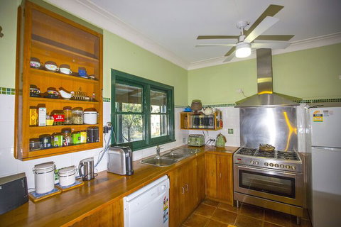 Red Tractor Retreat - Taree Accommodation 2