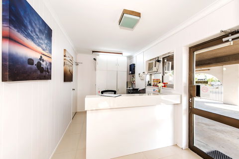 Casa Nostra Motel Mackay - Taree Accommodation 0