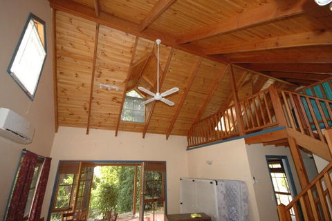 Garden Cottage Beechworth - Taree Accommodation 1