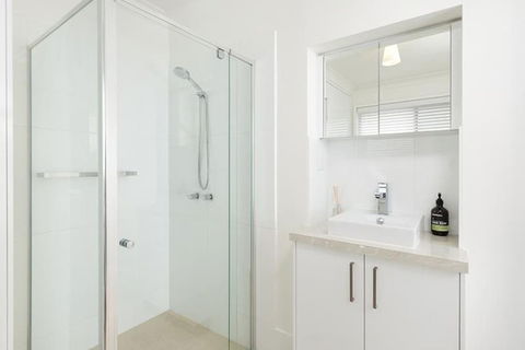 Living In Luxury Central & Sophisticated - Taree Accommodation 4