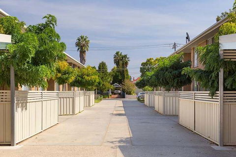 Living In Luxury Central & Sophisticated - Taree Accommodation 6