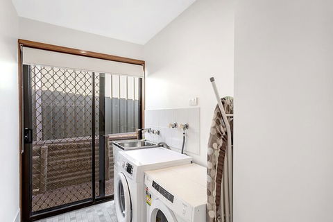 Campbell Avenue 28 - Taree Accommodation 7