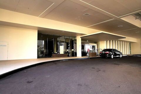 L7 Surfers Paradise Apartment - Taree Accommodation 3