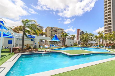 L5 Surfers Paradise Apartment - Taree Accommodation 3