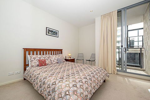 Spacious 1-Bedroom Apartment With Parking - Taree Accommodation 4