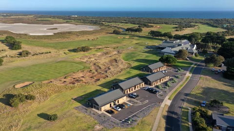 13th Beach Golf Lodges - Taree Accommodation 4